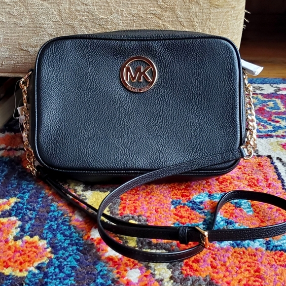 Michael Kors Handbags - Michael Kors Black Leather Crossbody Bag
